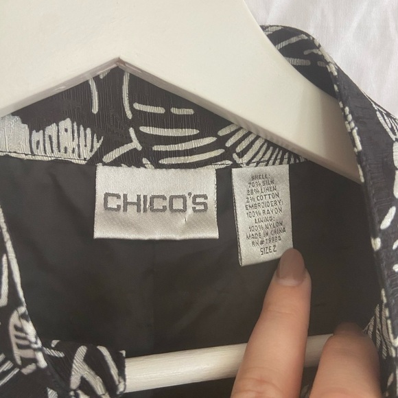 Chicos Jacket Black White Floral Kimono Jacket Silk Linen blend Size 2 / Medium - Picture 7 of 13